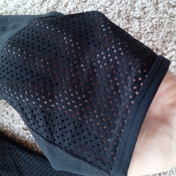 Uniquely Lorna Jane Capri leggings - Picture 5 of 8